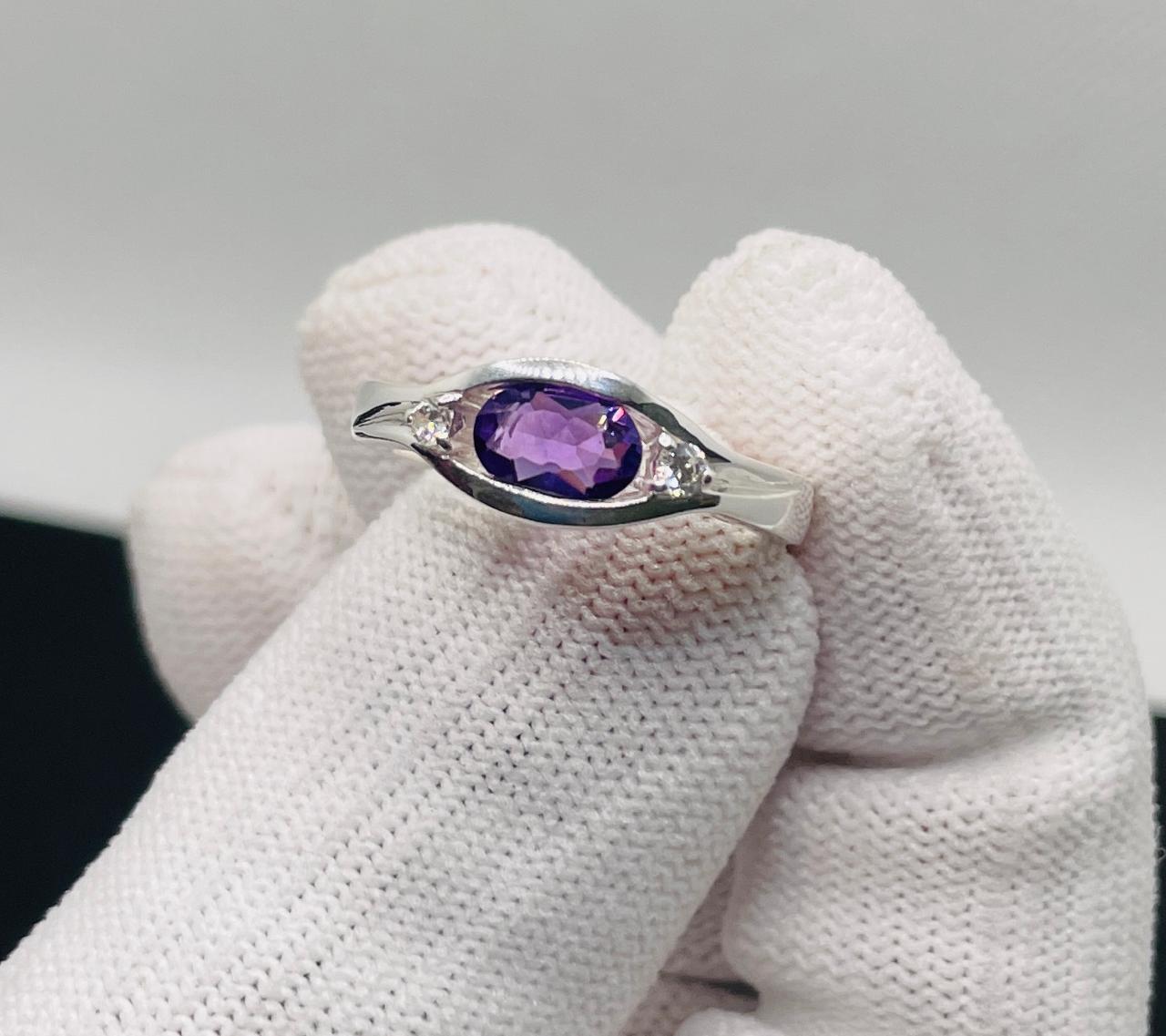 silver ring with natural amethyst stone